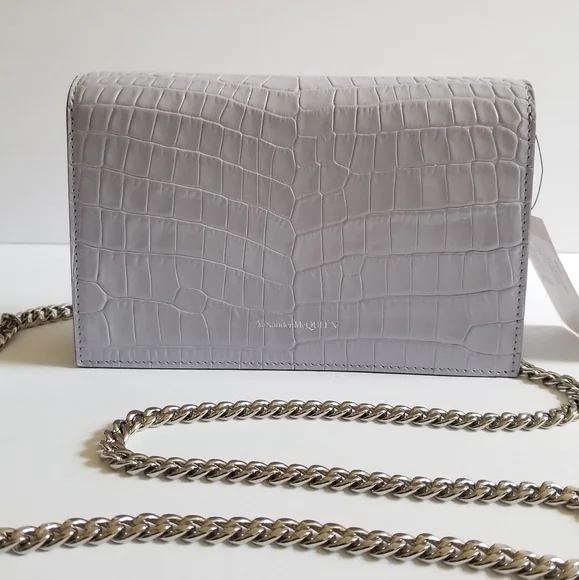 Alexander McQueen Croc-Embossed Leather Skull Crossbody Bag Lavender - Picture 3 of 11